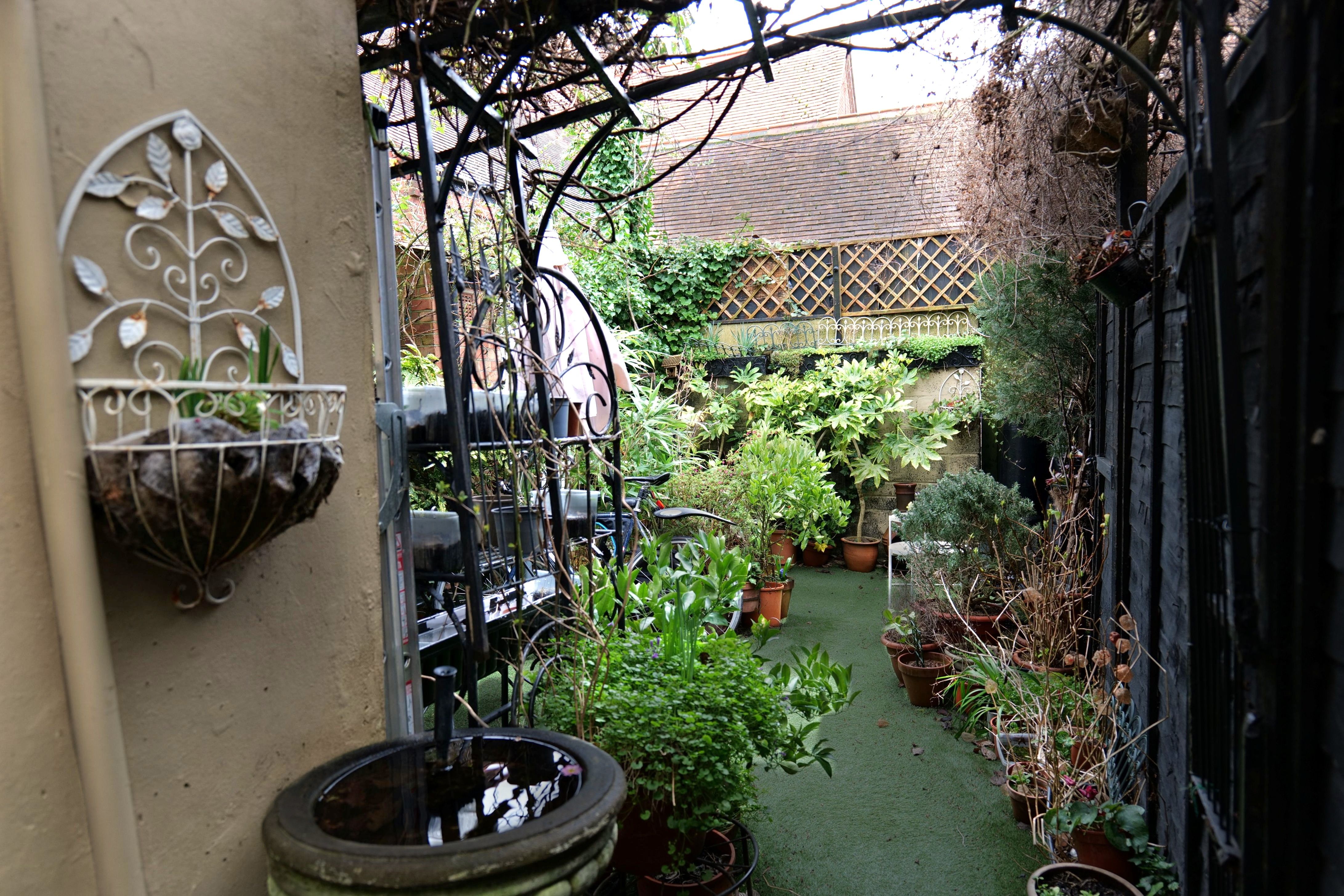 Photo of Casa De Castro Cafe, outdoor seating area. Photo taken in February 2026 by Baldi, A,K,A Amonn AL-Mahrouq