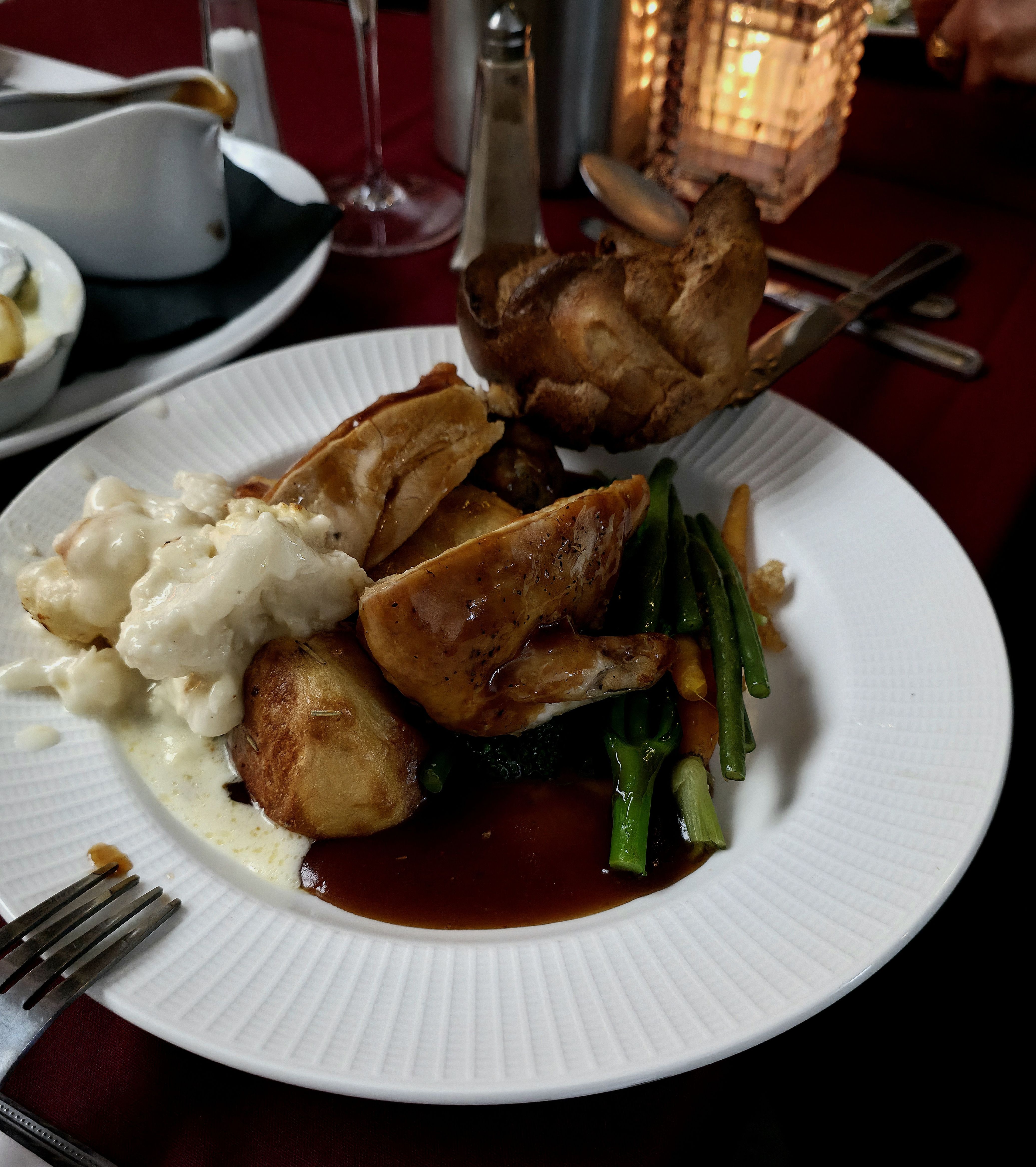 Photo of the 2025 edition of Chambers, Southsea Xmas Lunch, Main Course Chicken Dish. Photo taken by Baldi, A.K.A Amonn AL-Mahrouq Home on the Web: All Wired Up in November 2025.