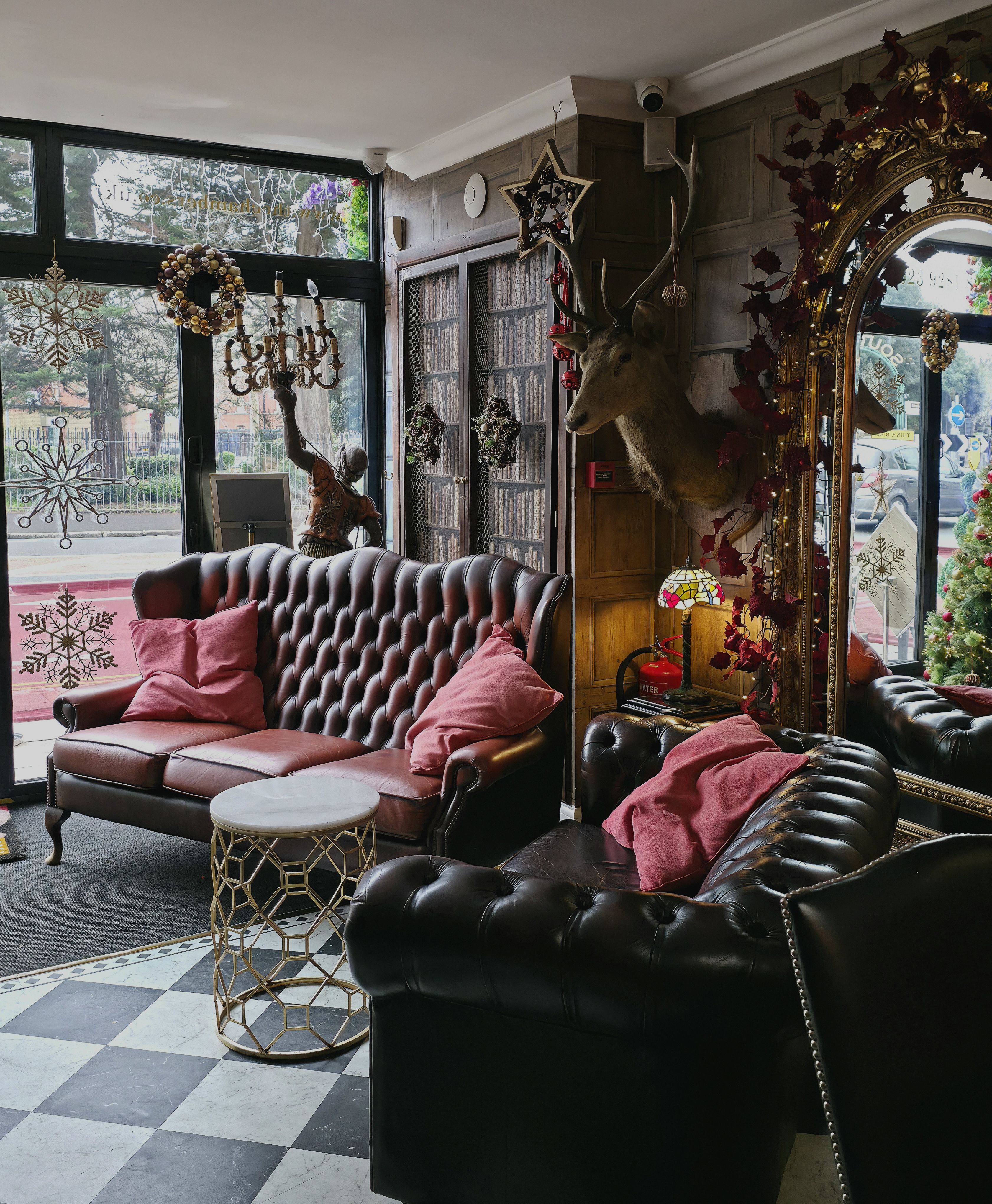 Photo of the 2025 edition of Chambers, Southsea Xmas Tree with decorations. Photo taken by Baldi, A.K.A Amonn AL-Mahrouq Home on the Web: All Wired Up in November 2025.