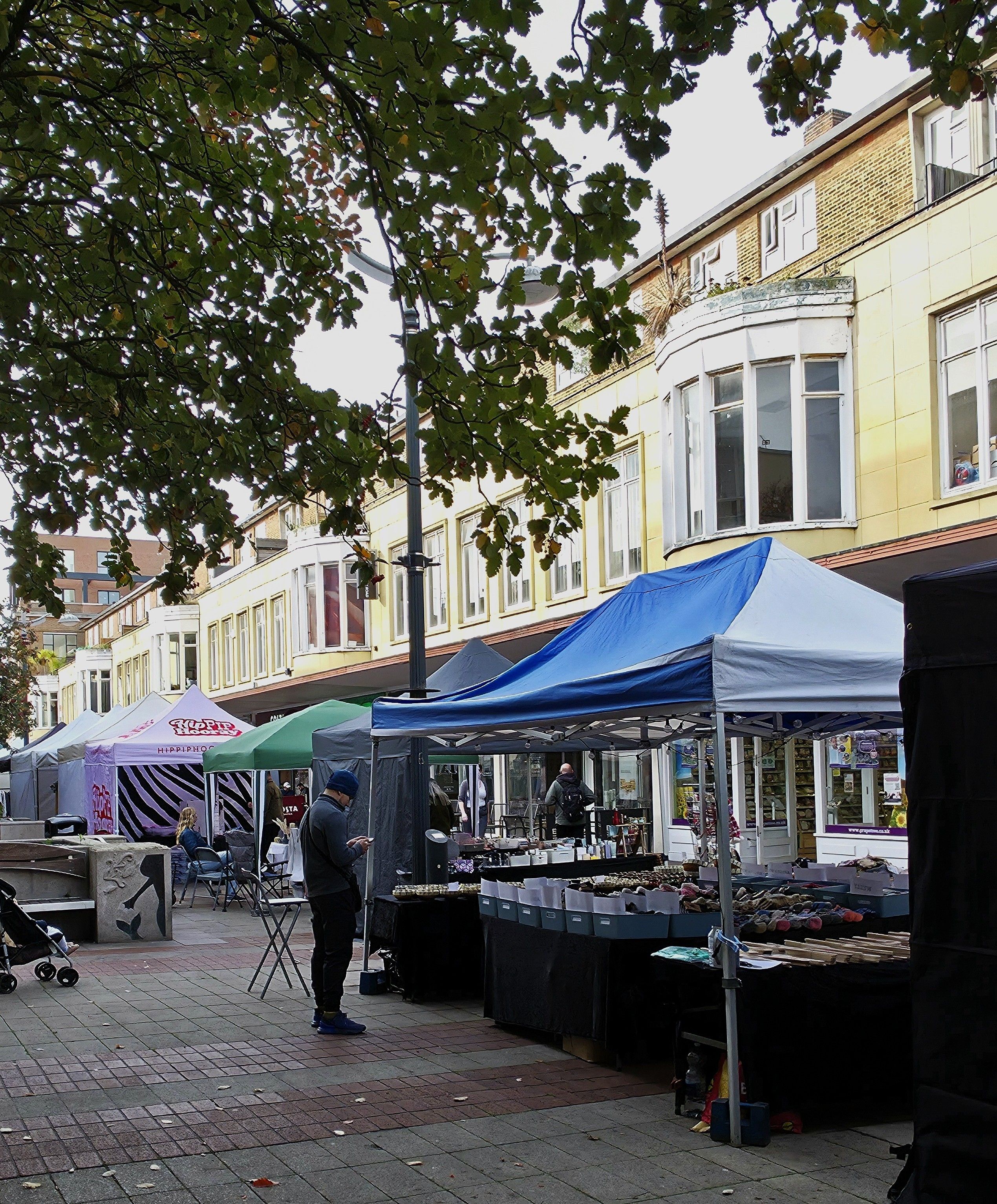 A photo of an Southsea Farmer's Market, Hampshire, United Kingdom, taken by Baldi, A.K.A Amonn AL-Mahrouq in October 2025.